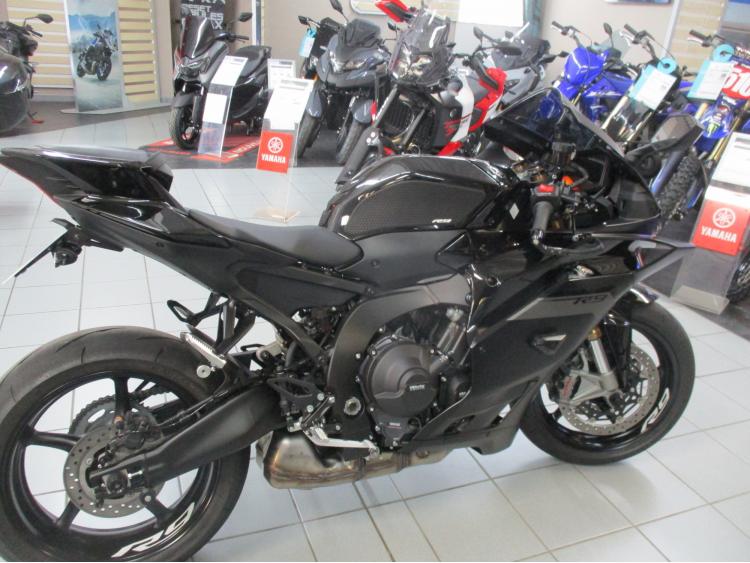 YAMAHA YZF-R9