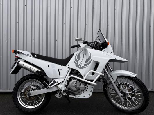 SUZUKI DR 800