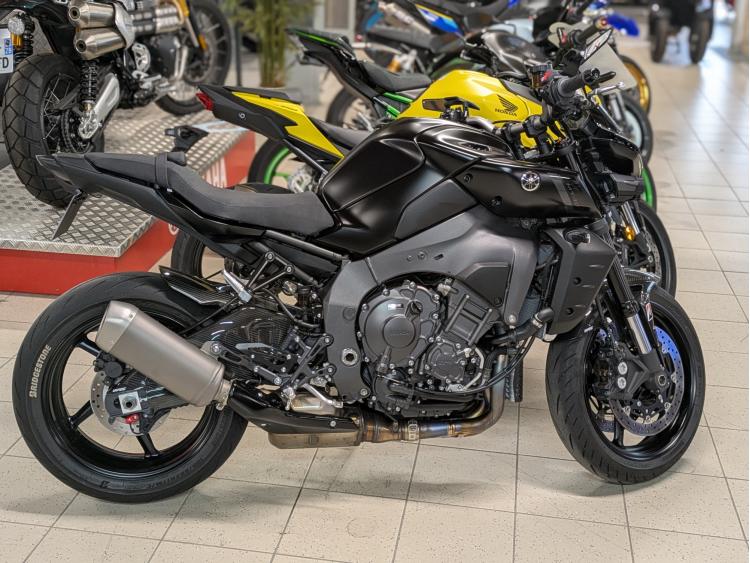 YAMAHA MT-10 990 KM 
