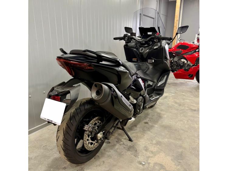YAMAHA XP T-MAX 560 TECH MAX