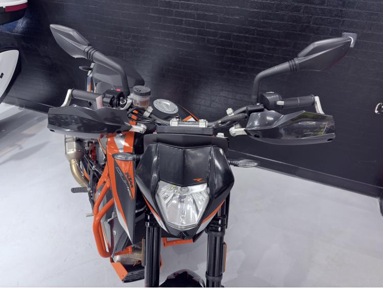 KTM 690 DUKE R