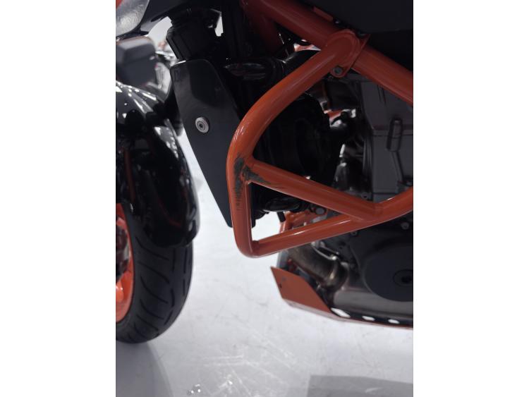 KTM 690 DUKE R