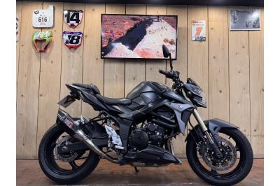 SUZUKI GSR 750