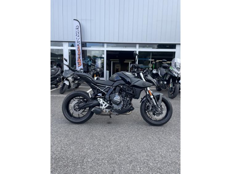 SUZUKI GSX-8S