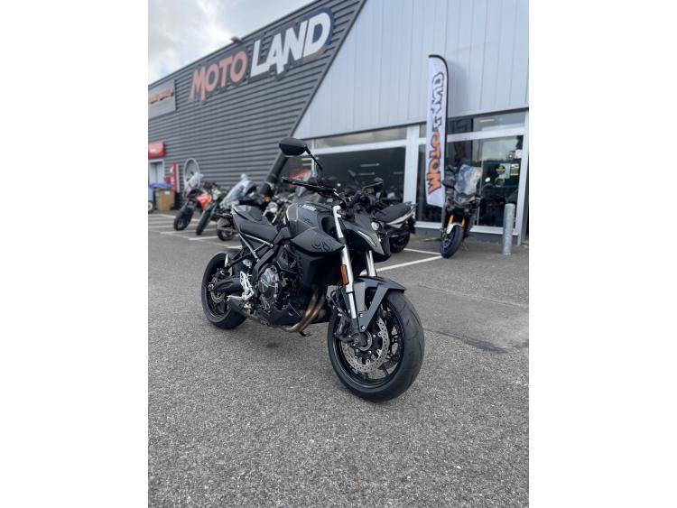 SUZUKI GSX-8S