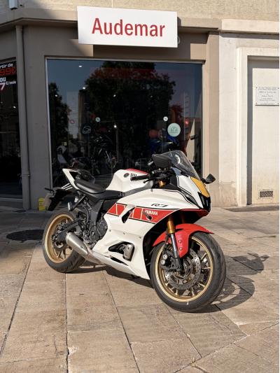 YAMAHA YZF-R7