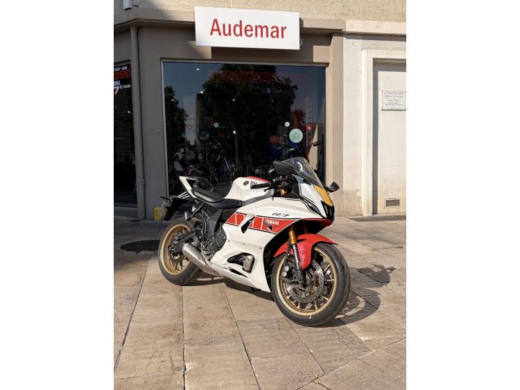 YAMAHA YZF-R7