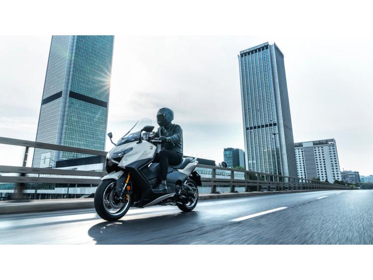 YAMAHA TMAX TECH MAX (26)