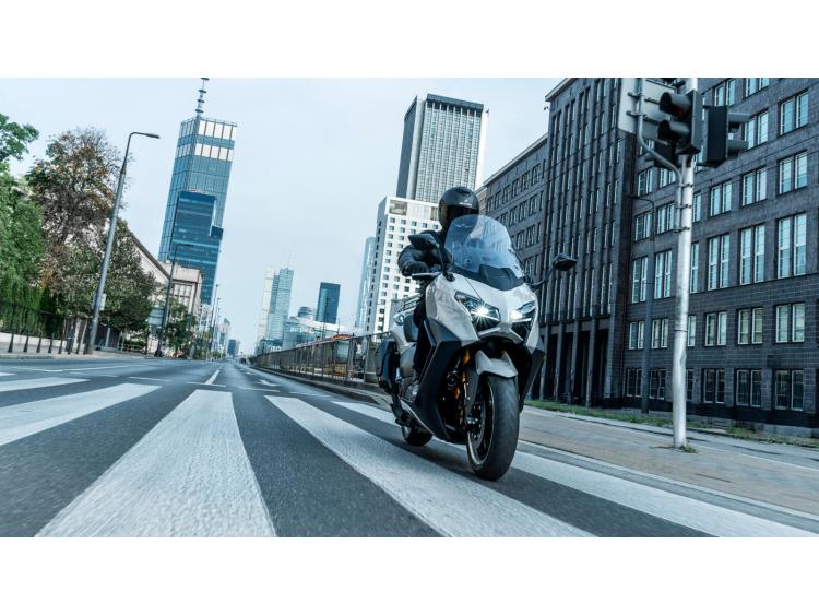 YAMAHA TMAX TECH MAX (26)
