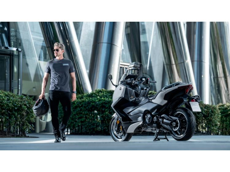YAMAHA TMAX TECH MAX (26)