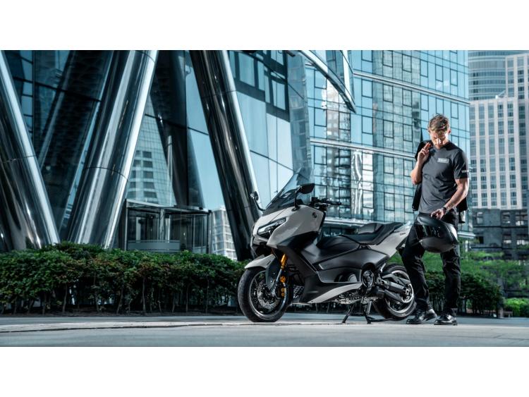 YAMAHA TMAX TECH MAX (26)