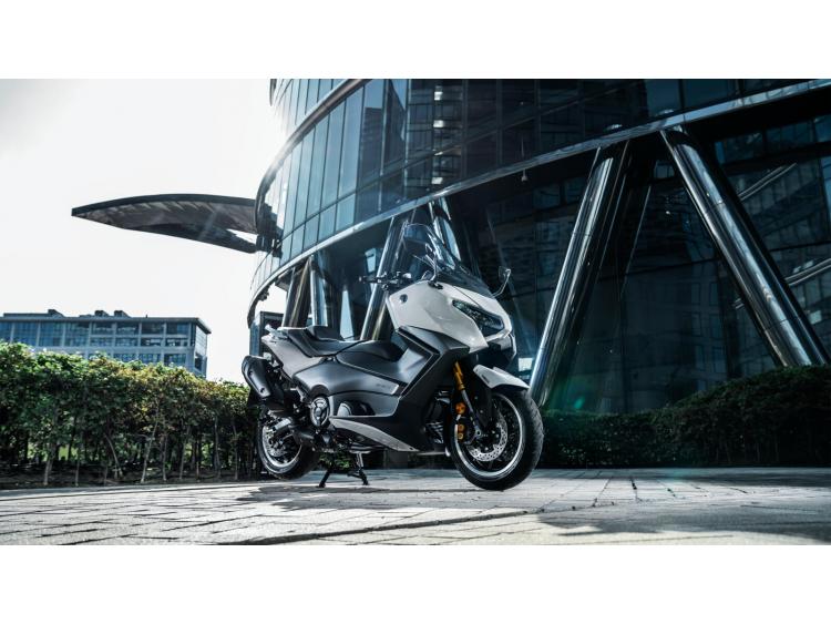 YAMAHA TMAX TECH MAX (26)