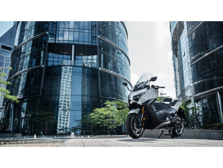 YAMAHA TMAX TECH MAX (26)