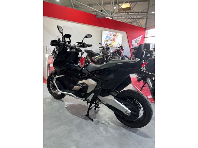 HONDA X-ADV 750