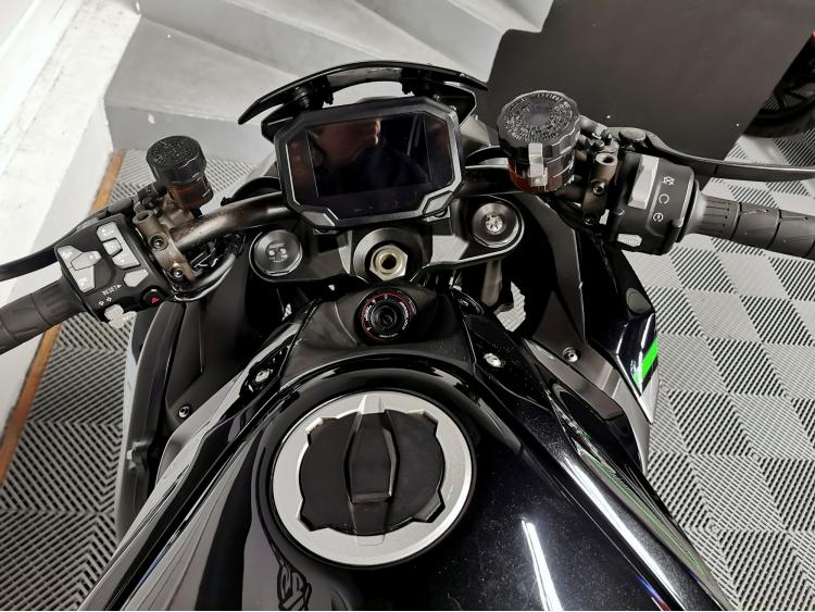 KAWASAKI Z H2 - 1ERE MAIN - ZH2