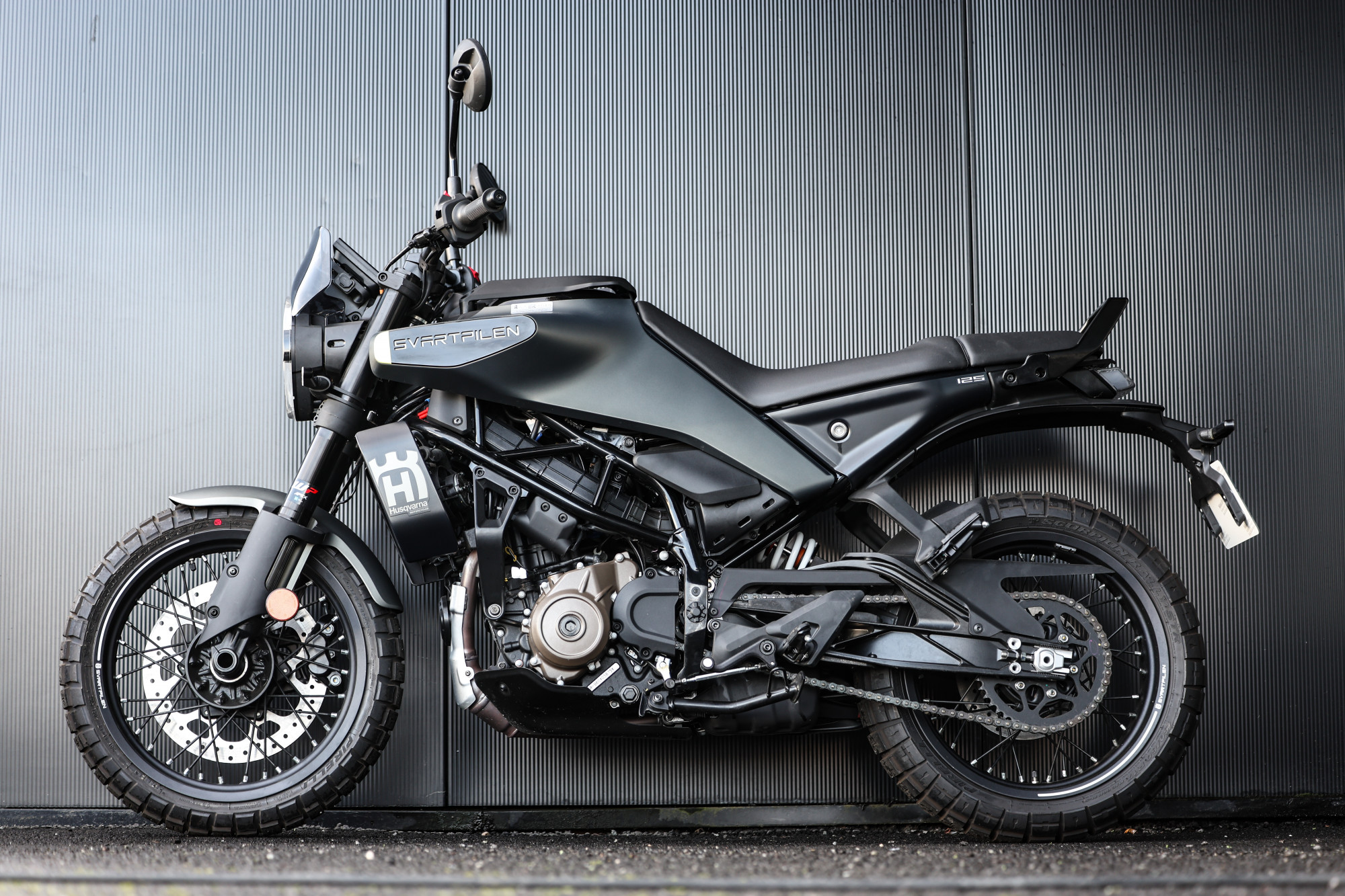 HUSQVARNA SVARTPILEN 125 ABS