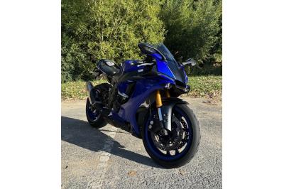 YAMAHA YZF 1000 R1