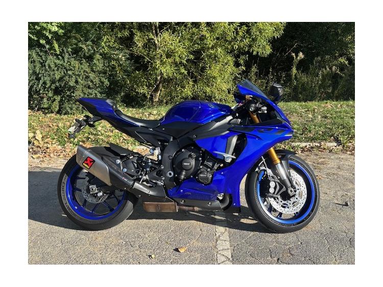 YAMAHA YZF 1000 R1