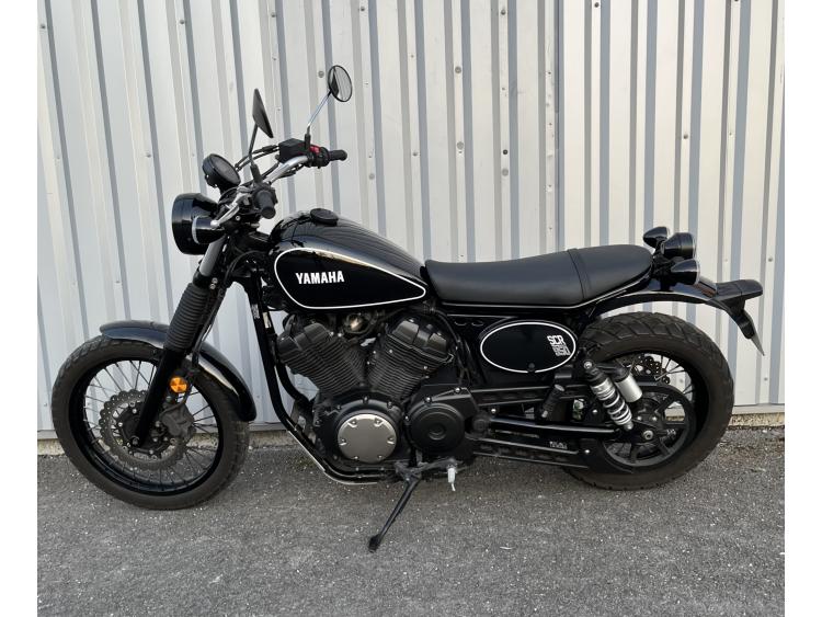 YAMAHA SCR 950 AKRAPOVIC