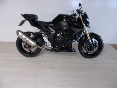 SUZUKI GSR 750