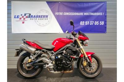 TRIUMPH STREET TRIPLE 675