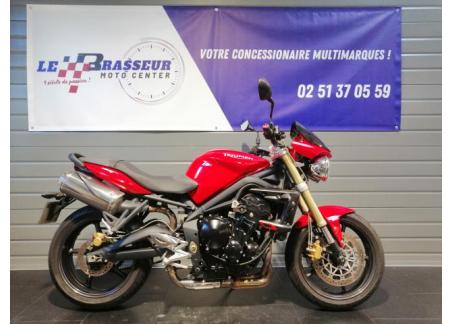 TRIUMPH STREET TRIPLE 675 rabaissée