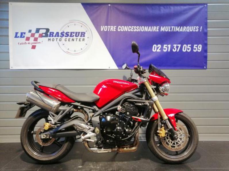 TRIUMPH STREET TRIPLE 675 rabaissée