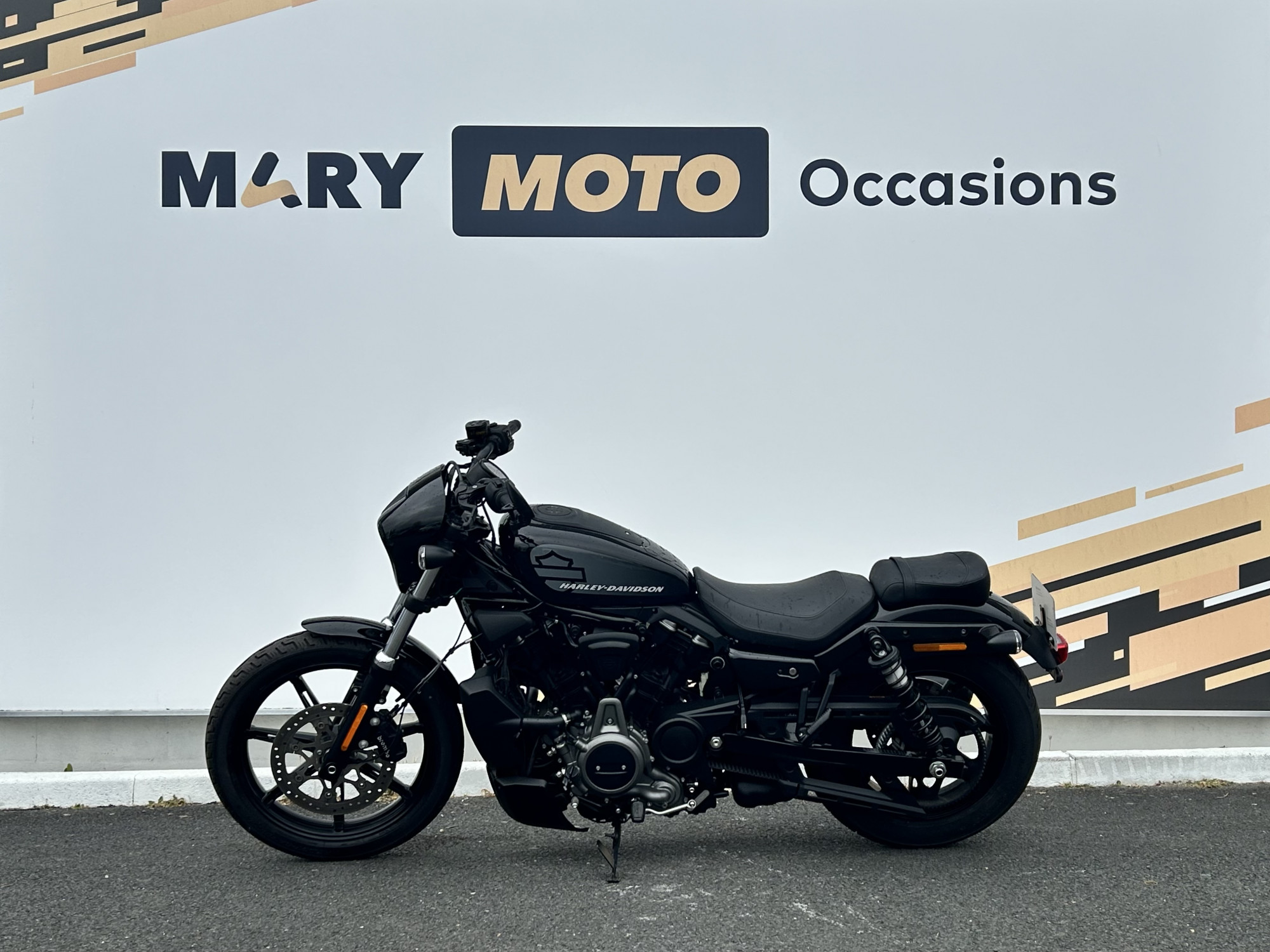 HARLEY-DAVIDSON SPORTSTER NIGHTSTER 975