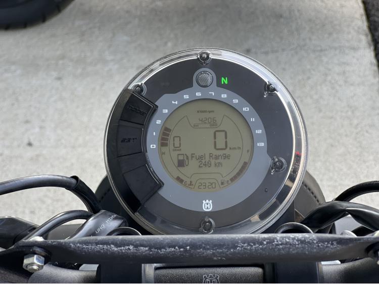 HUSQVARNA SVARTPILEN 125 ABS