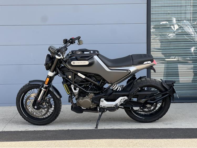 HUSQVARNA SVARTPILEN 125 ABS