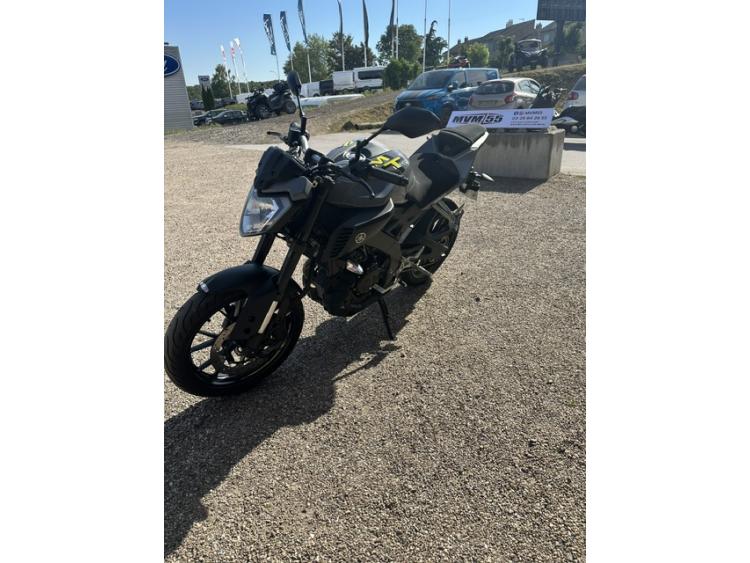 YAMAHA MT-125