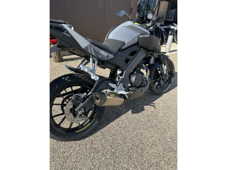 YAMAHA MT-125