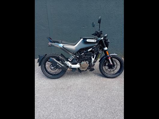 HUSQVARNA SVARTPILEN 125 ABS