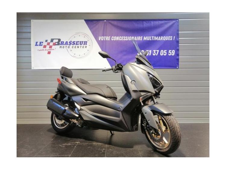 YAMAHA XMAX 300 Tech Max