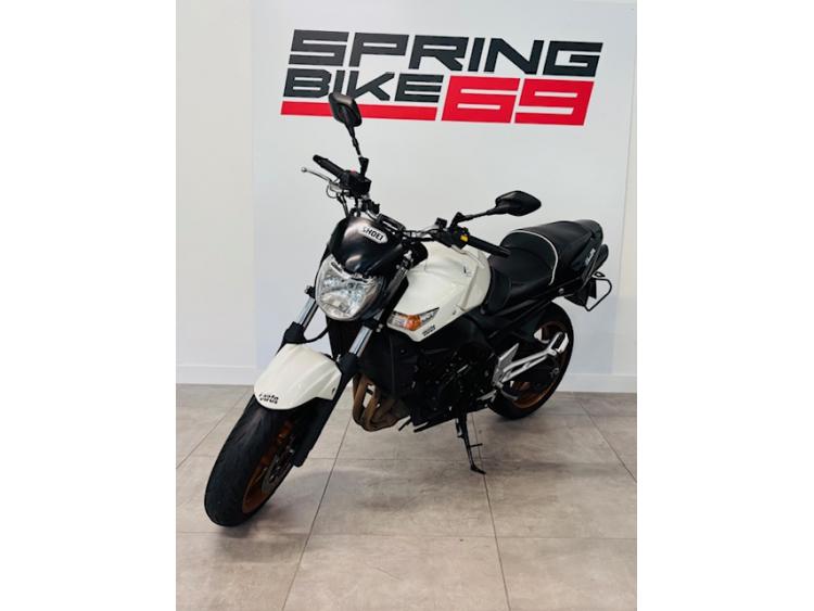 SUZUKI GSR 600