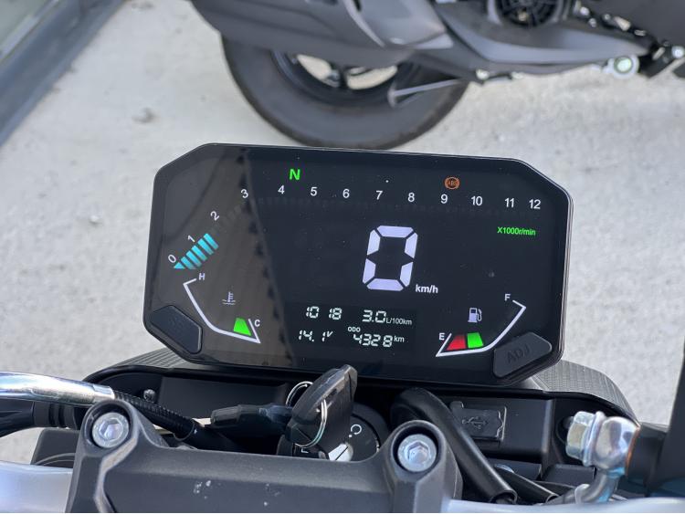 VOGE 125 R