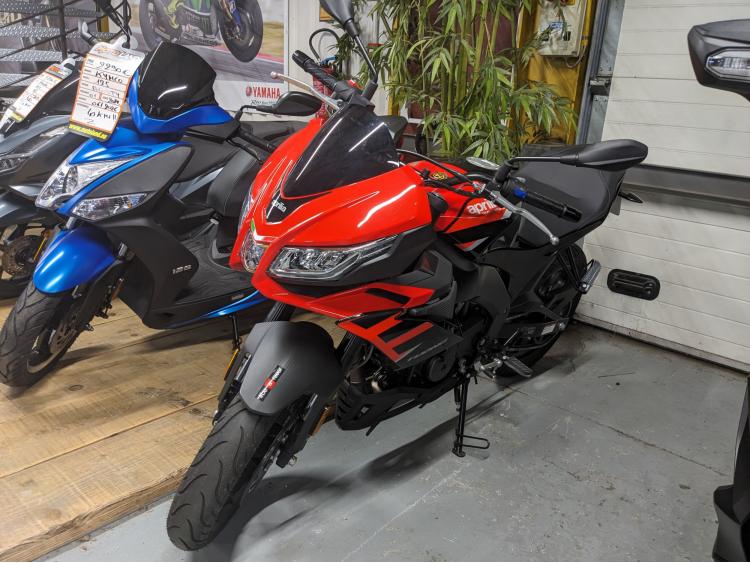 APRILIA TUONO 125 ABS 1400 KMS