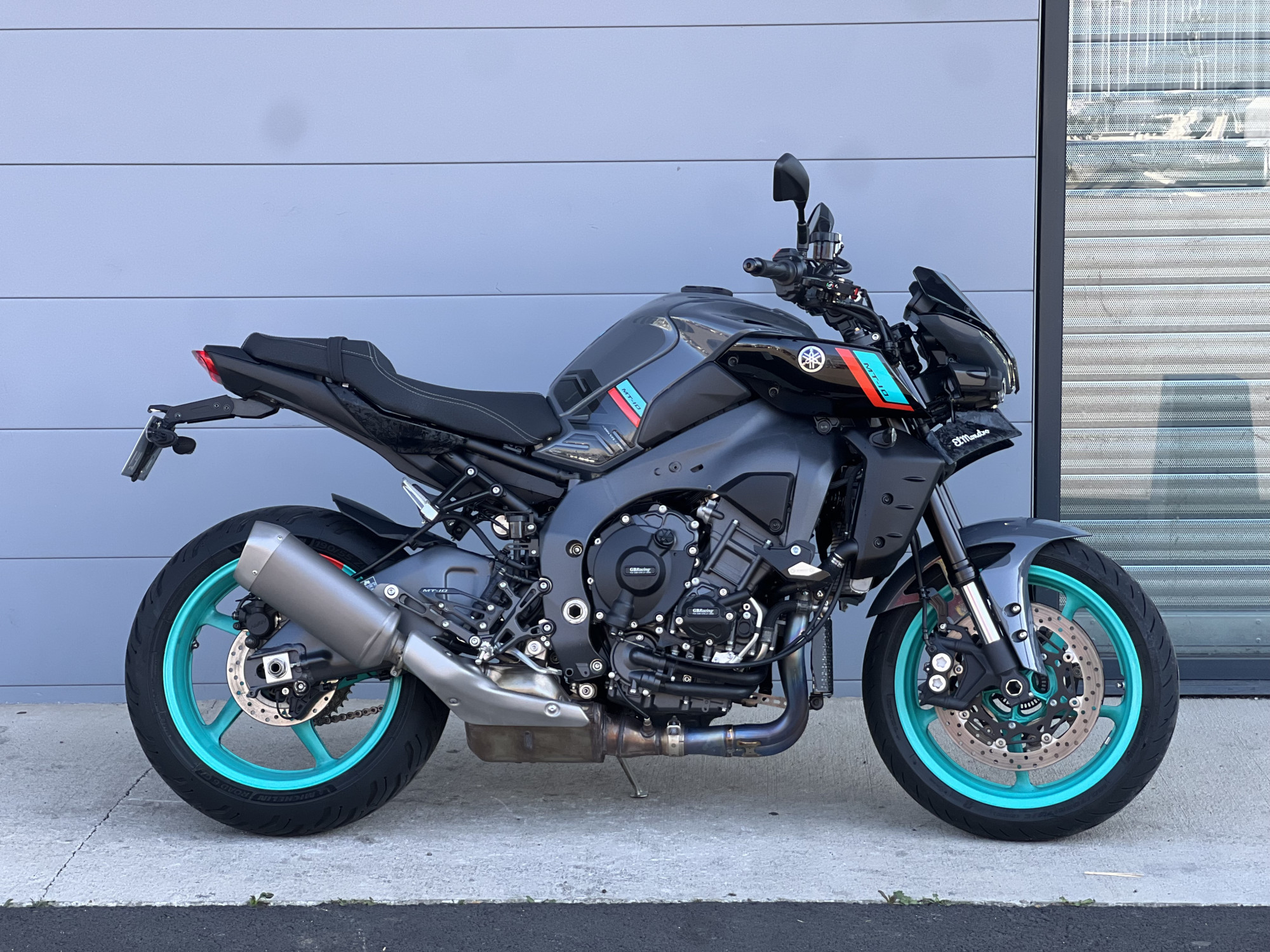 YAMAHA MT-10