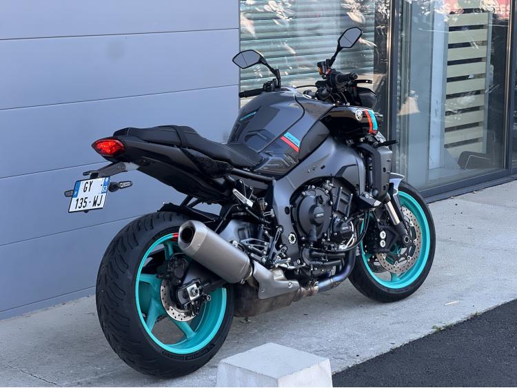 YAMAHA MT-10