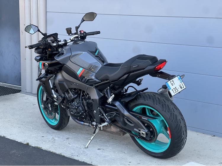 YAMAHA MT-10