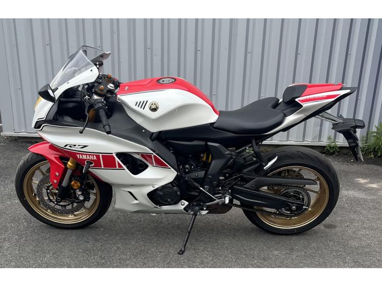 YAMAHA YZF-R7