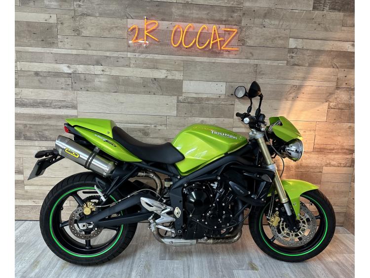 TRIUMPH STREET TRIPLE 675