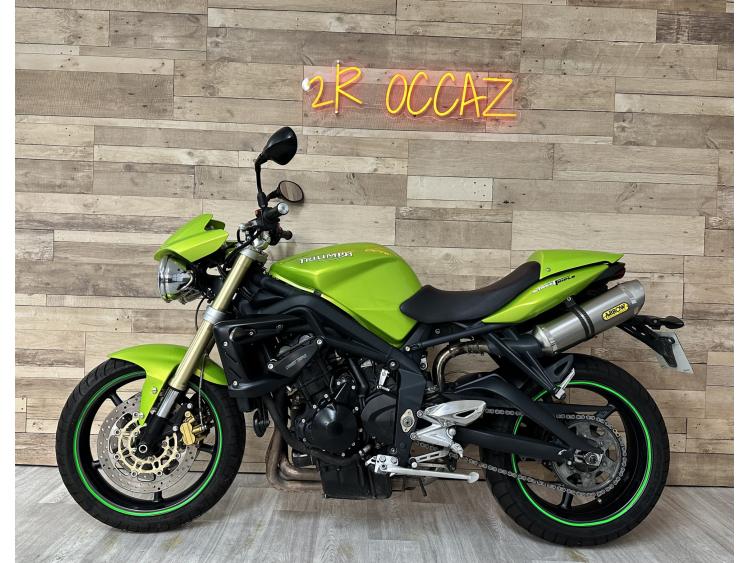 TRIUMPH STREET TRIPLE 675