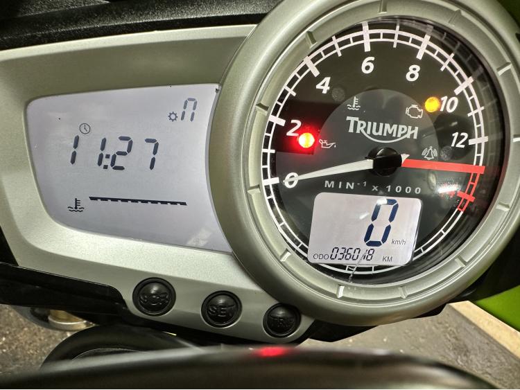 TRIUMPH STREET TRIPLE 675