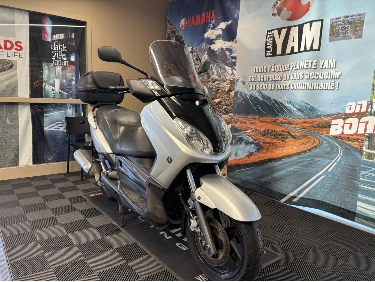 YAMAHA XMAX 125