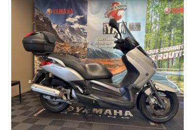 YAMAHA XMAX 125