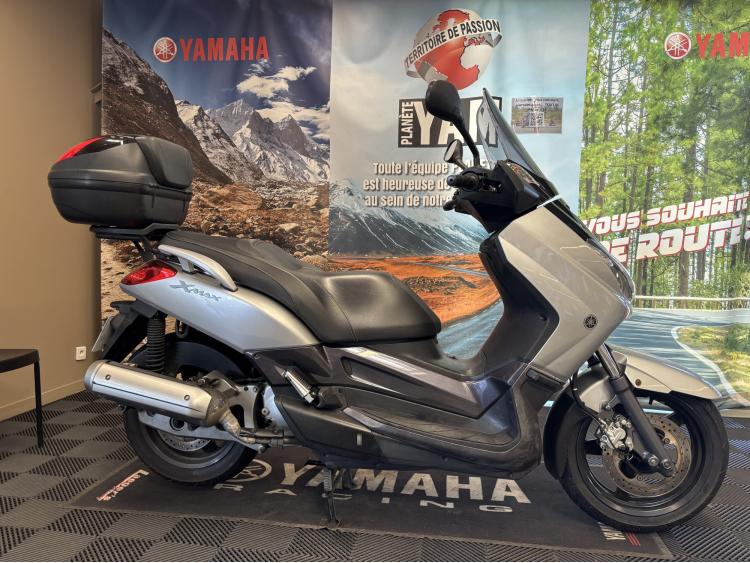 YAMAHA XMAX 125