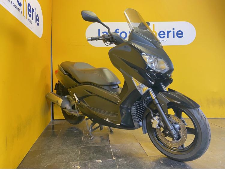 YAMAHA XMAX 125
