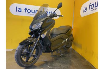 YAMAHA XMAX 125