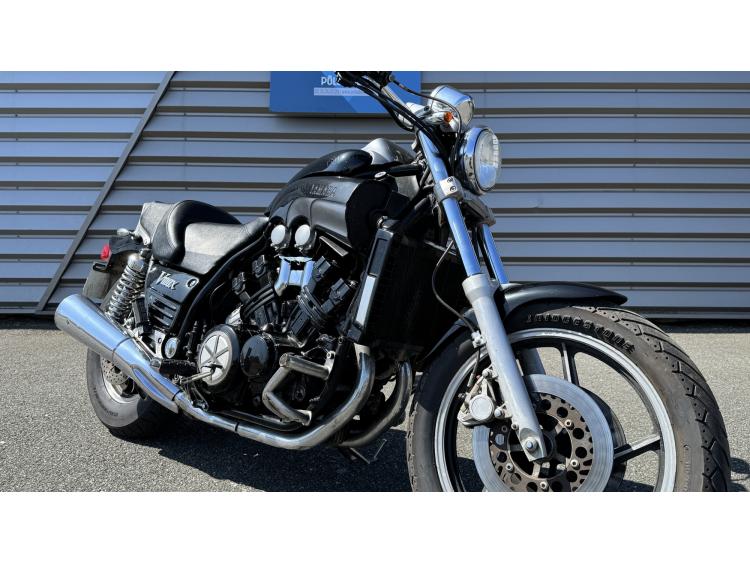 YAMAHA VMAX 1200